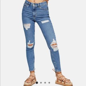 Out of Stock TOPSHOP DISTRESSED JAMIE JEANS